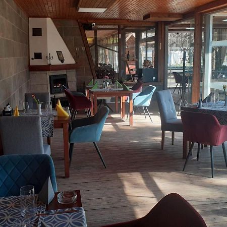 Hotel Les Razgrad ภายนอก รูปภาพ