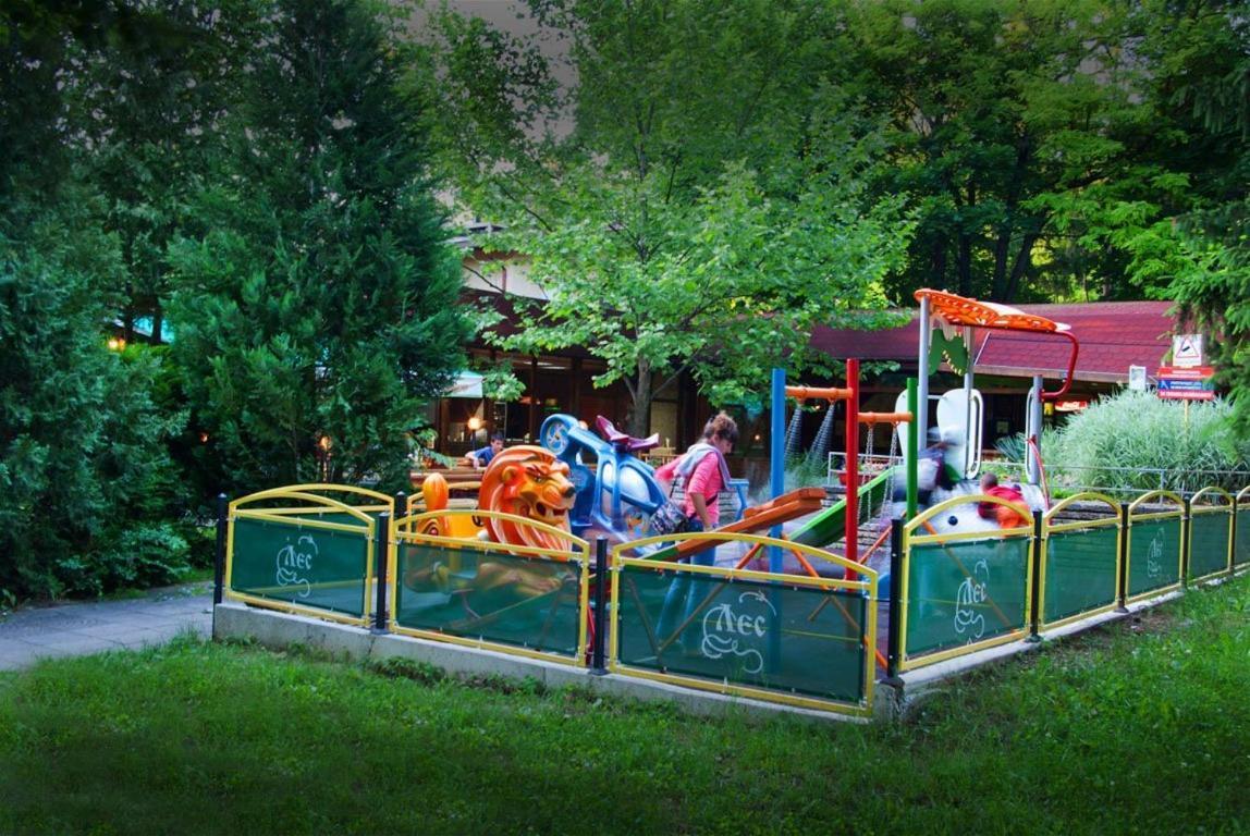 Hotel Les Razgrad ภายนอก รูปภาพ