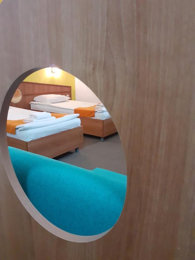 Hotel Les Razgrad ภายนอก รูปภาพ