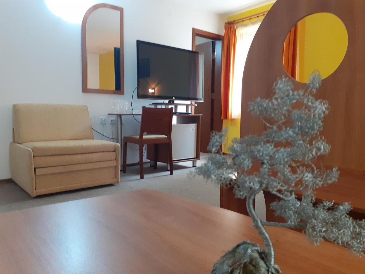 Hotel Les Razgrad ภายนอก รูปภาพ